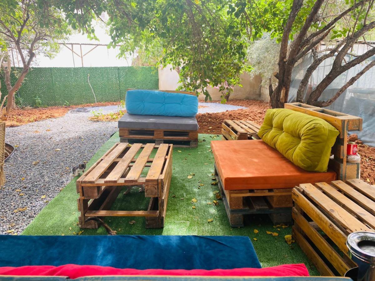 Secret Garden Guest House 04 Фамагуста Екстериор снимка