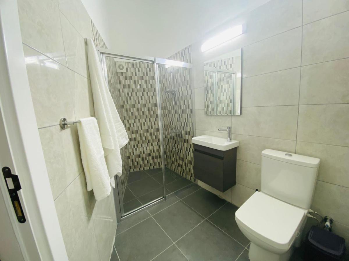 Secret Garden Guest House 04 Фамагуста Екстериор снимка
